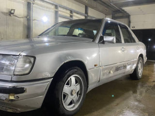 Mercedes Series (W124)