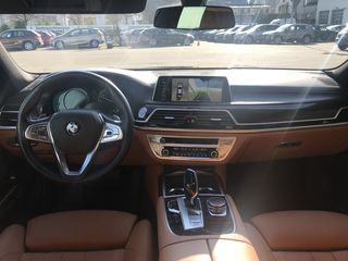 BMW 7 Series foto 4