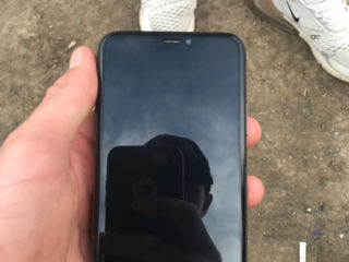 Vând Iphone x în stare ideală, la un cumpărător real la fața locului mai cedez