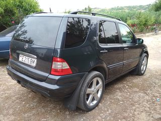 Mercedes ML Class foto 3