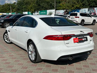 Jaguar XF фото 4