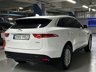 Jaguar F-PACE foto 2