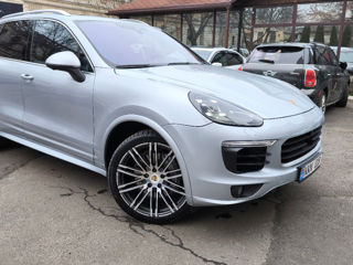 Porsche Cayenne foto 2