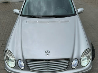 Mercedes E-Class foto 2