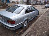 BMW 5 Series foto 7