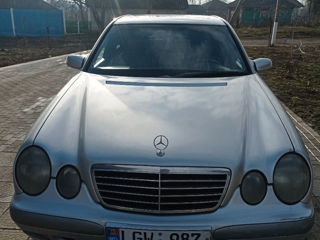 Mercedes E-Class foto 3