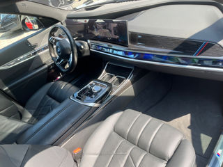 BMW 7 Series foto 11