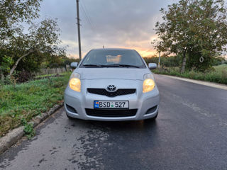 Toyota Yaris foto 8