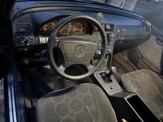 Mercedes C-Class foto 6