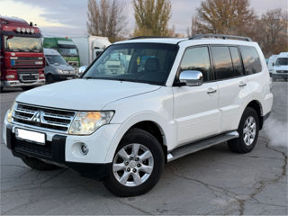 Mitsubishi Pajero foto 3