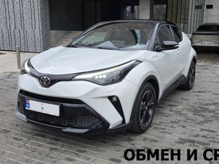 Toyota C-HR foto 2