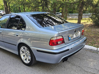 BMW 5 Series foto 2