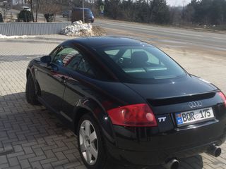 Audi TT foto 2
