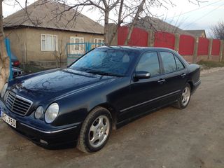 Mercedes E Class foto 3