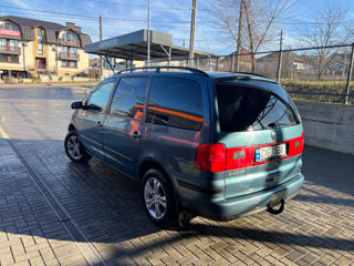 Volkswagen Sharan foto 8