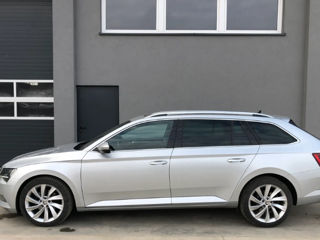 Skoda Superb foto 2