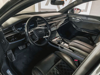 Audi S8 foto 4