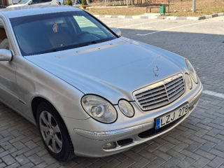 Mercedes E-Class foto 8