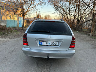 Mercedes C-Class foto 6