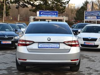 Skoda Superb foto 13