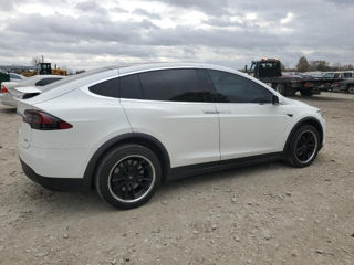 Tesla Model X foto 4