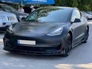 Tesla Model 3 foto 1