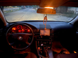 BMW 5 Series foto 6