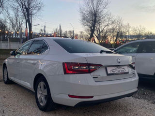 Skoda Superb foto 4