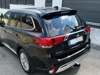 Mitsubishi Outlander foto 3