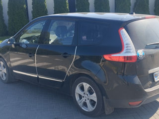 Renault Grand Scenic foto 2