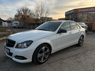 Mercedes C-Class foto 3