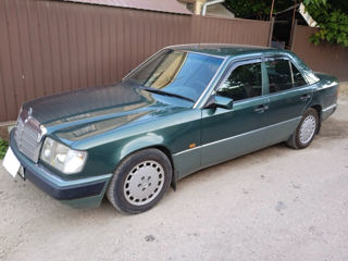 Mercedes E-Class foto 2