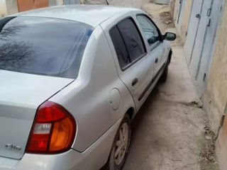 Renault Clio foto 3