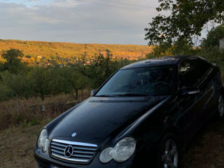 Mercedes C-Class Coupe foto 2