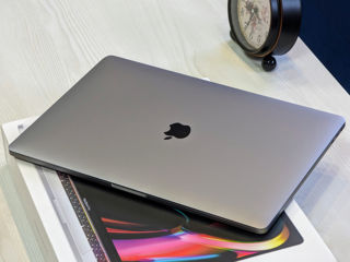 MacBook Pro 15 Retina 2018 (Core i7 8750H/16Gb DDR4/250Gb SSD/4Gb Radeon Pro 555X/15.4" Retina IPS) foto 10