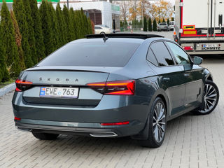 Skoda Superb foto 3