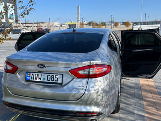 Ford Fusion foto 4