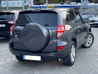 Toyota Rav 4 foto 4