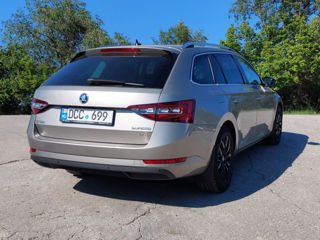 Skoda Superb foto 4