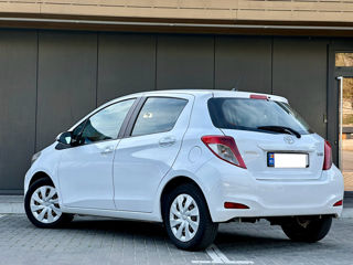 Toyota Yaris foto 2