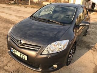 Toyota Auris foto 1