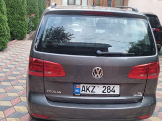 Volkswagen Touran foto 4