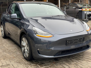 Tesla Model Y foto 3