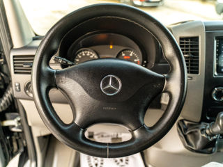 Mercedes Autoturism 9 Locuri foto 10