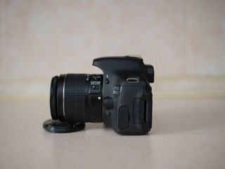 Canon 600D Kit (5000 cadre) foto 2