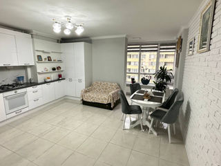 2-х комнатная квартира, 81 м², Центр, Кишинёв