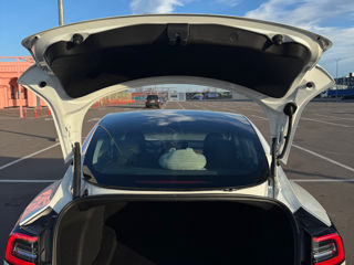 Tesla Model 3 foto 7