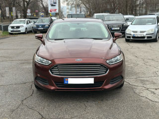 Ford Fusion foto 2