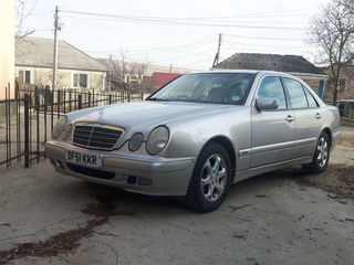 Mercedes E Class foto 1