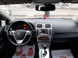 Toyota Avensis foto 5